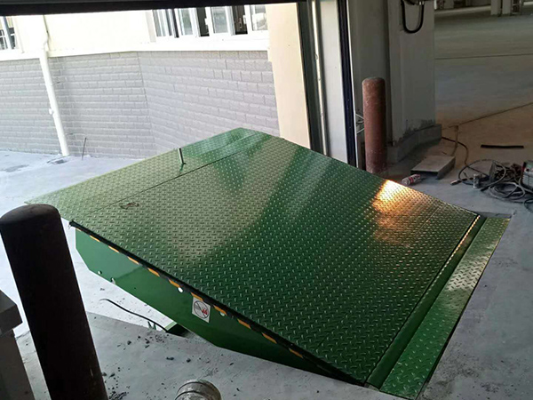 電動(dòng)升降卸貨平臺(tái)